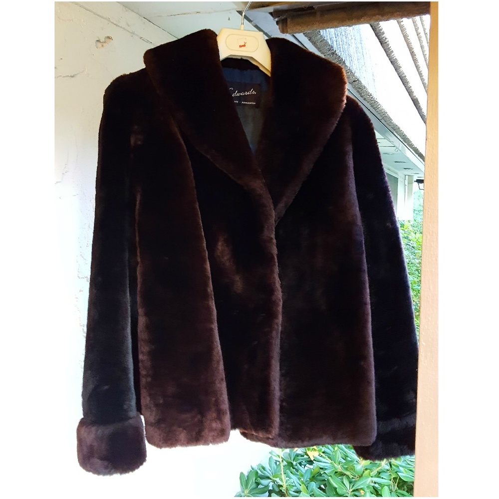 Beautiful Ladies Vintage 1950s Mouton Fur Coat - L